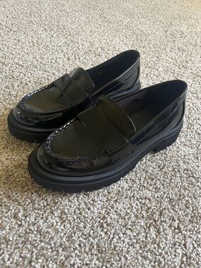 Old Navy Black Patent Platform Loafers size 7.5